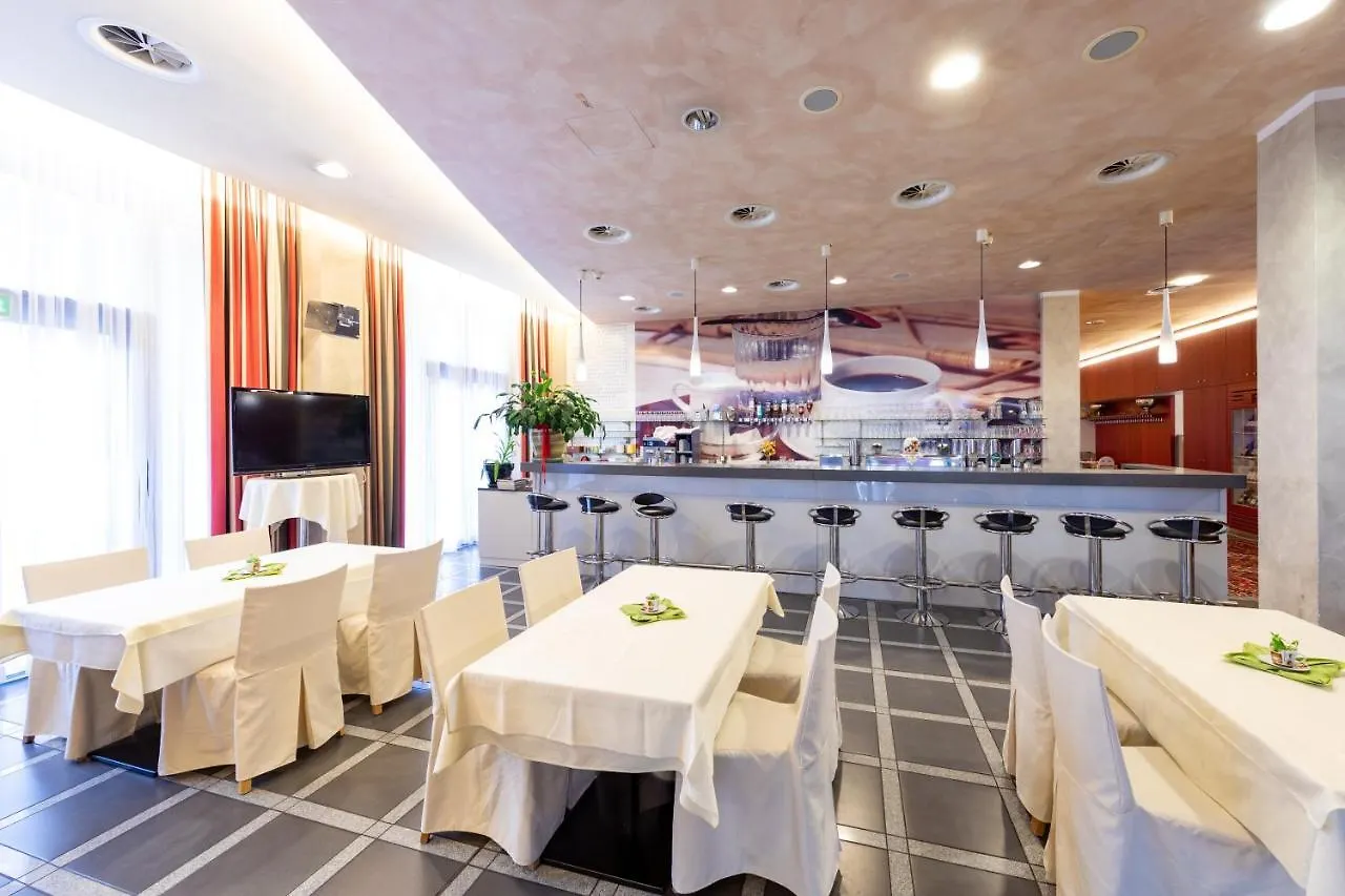 Hotel Bokan Exclusiv Graz 4*,